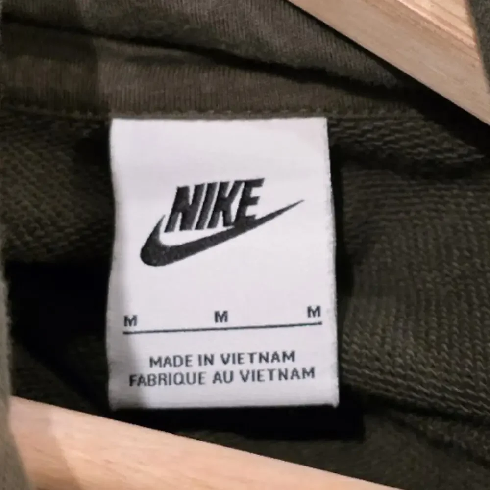 Nike Sportswear Essential Women's Pullover Hoodie in Olive EUC Size Medium
